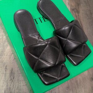 Bottega Veneta size 36 padded lido slides